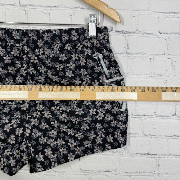 Life is Good Shorts Women Medium Cotton Pajama Floral Love Cottage Fairy - Picture 9 of 9